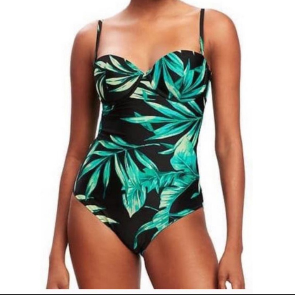 Old Navy Underwire One-Piece Swimsuit
